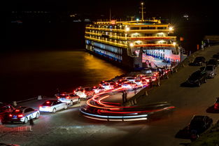 三峽滾裝旅游客輪迎大量客流